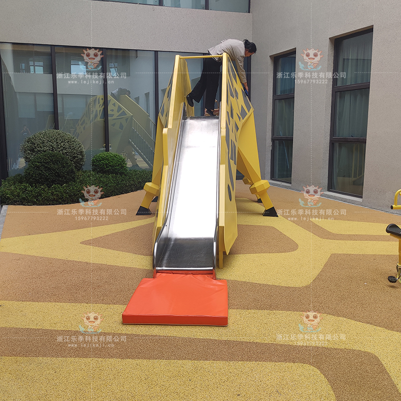 合肥中海麋鹿滑梯_展示廳游樂(lè)設(shè)施_兒童游樂(lè)設(shè)備案例