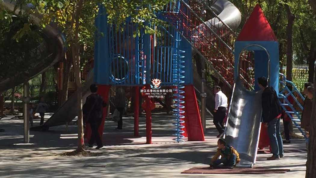 兒童游樂設(shè)備滑梯
