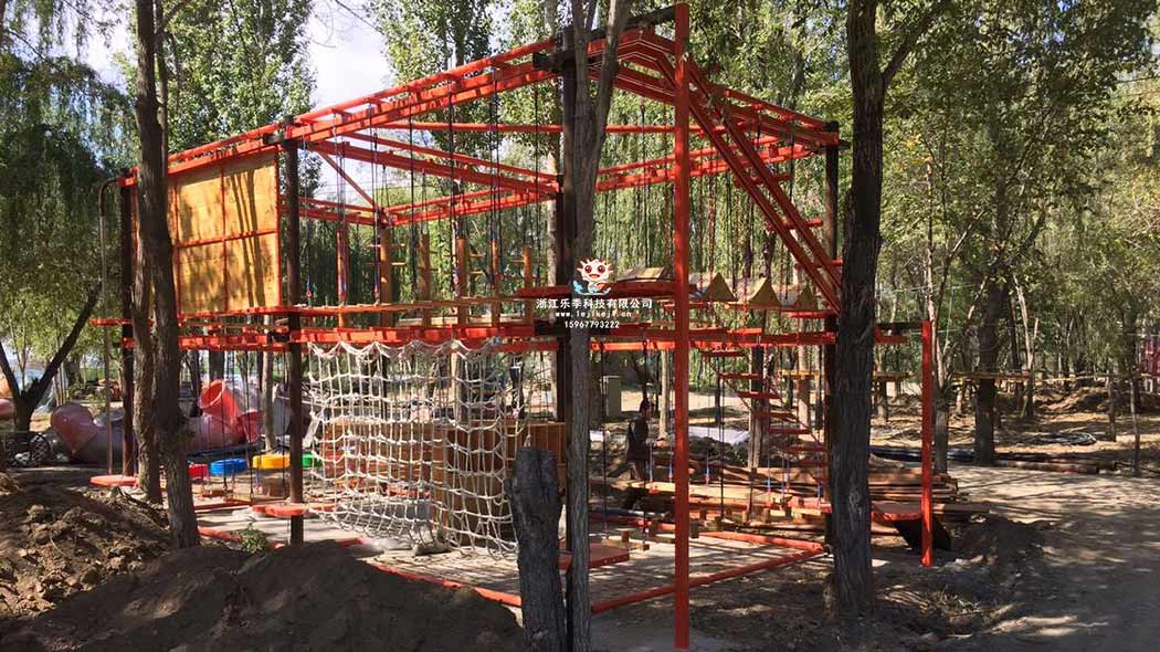 戶外拓展設(shè)備